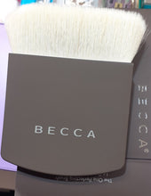 Load image into Gallery viewer, Becca The One Perfecting Brush
