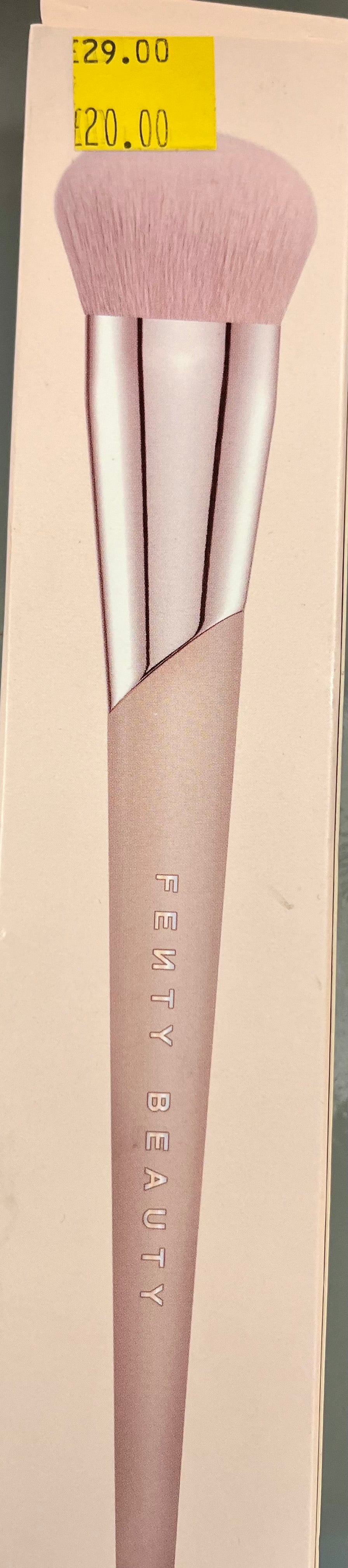 Fenty beauty by Rihanna brush
